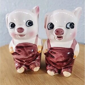 Vintage Cute  Pigs  Salt & Pepper Shaker Set In overalls ‎ Farm Country